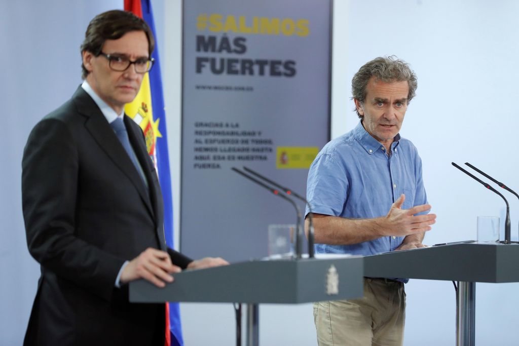 Salvador Illa y Fernando Simón, durante la rueda de prensa que ofrecieron en Madrid.