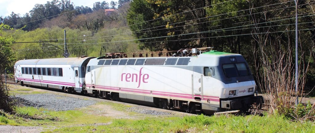 En anteriores cortes de la línea de Zamora era el único tren directo desde Galicia a Madrid. La crisis del Covid-19 ha servido de excusa para darle un finiquito que ya estaba cantado desde hacía años.
