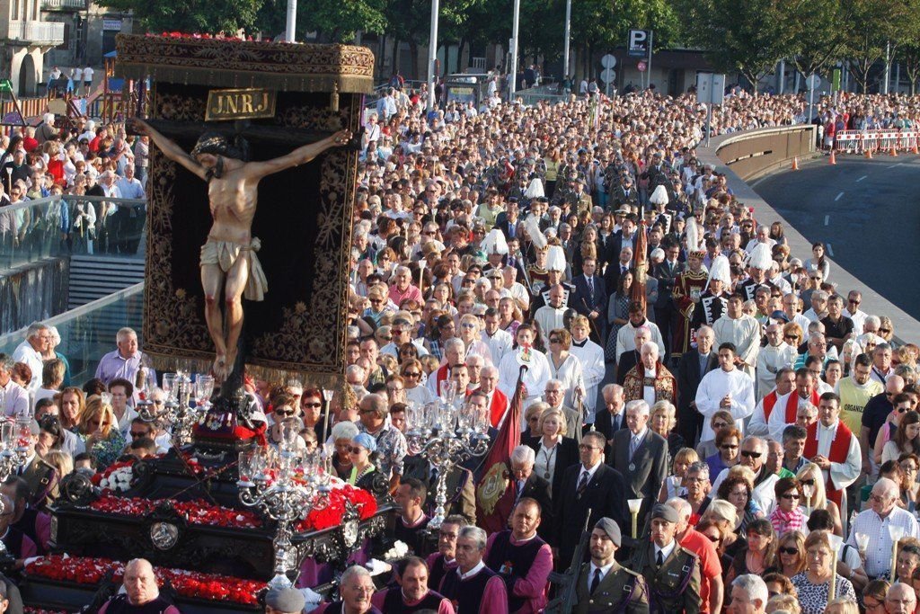 La procesión del Cristo del pasado año, con miles de fieles durante todo el primer domingo de agosto.