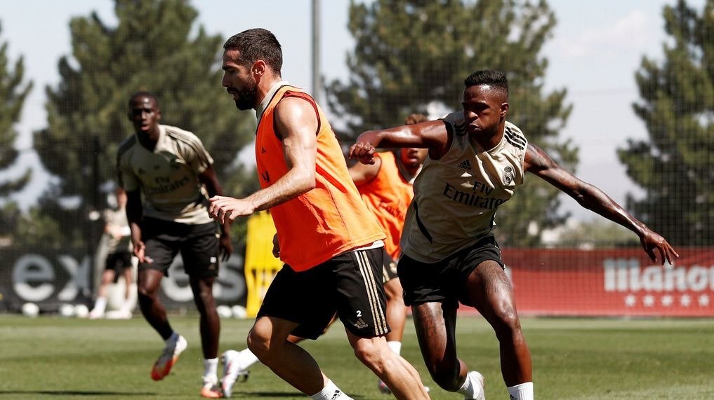 Carvajal y Vinicius, ayer, en el entrenamiento del Real Madrid.
