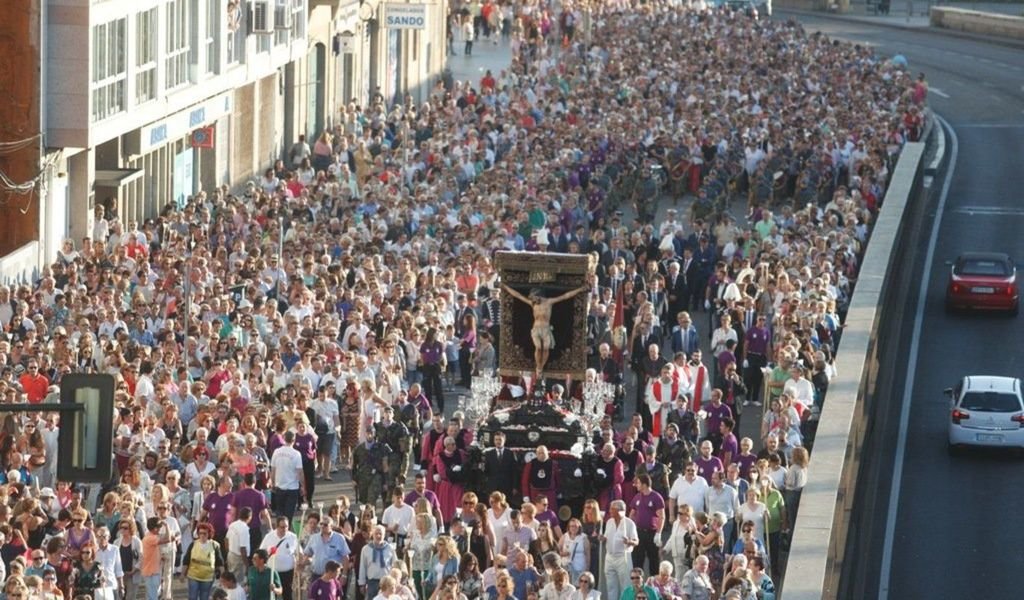 La procesión del Cristo de la Victoria reúne a cientos de miles de fieles el primer domingo de agosto.