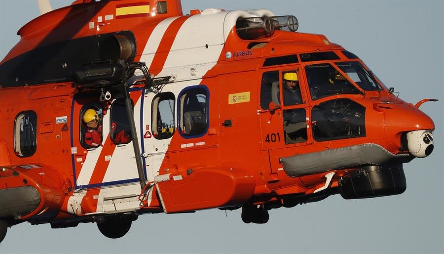 Un helicóptero de Salvamento Marítimo