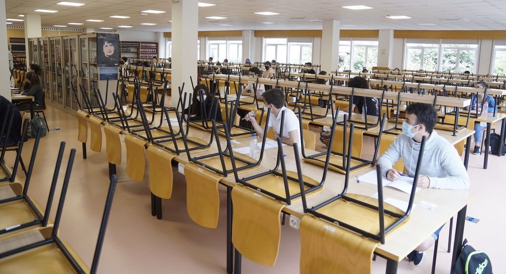 La Escuela Universitaria de Ingeniería Industrial de Torrecedeira acoge a más de 400 alumnos en diferentes espacios.