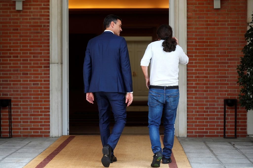 Pedro Sánchez y Pablo Iglesias, poco antes de un encuentro en el palacio de la Moncloa.