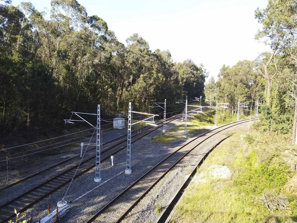 El tramo que está siendo electrificado es de cinco kilómetros y permitirá modernizar al línea.