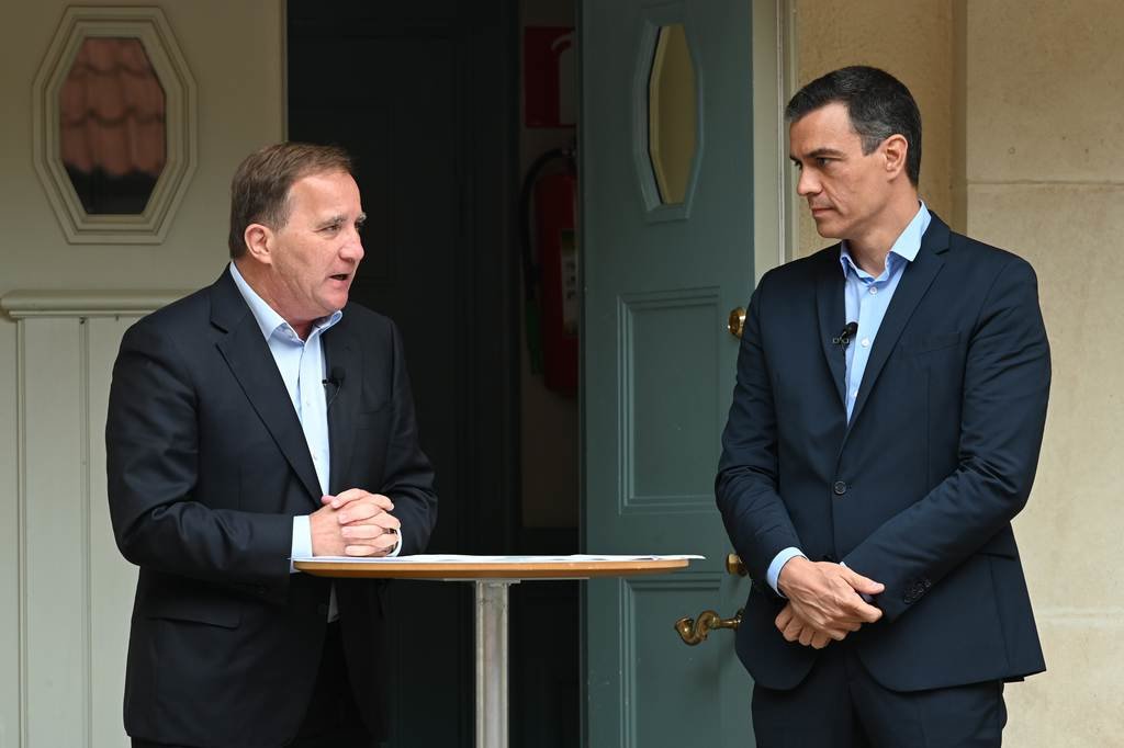 Stefan Löfven y Pedro Sánchez, comparecen en la residencia vacacional de Harpsund, Suecia.
