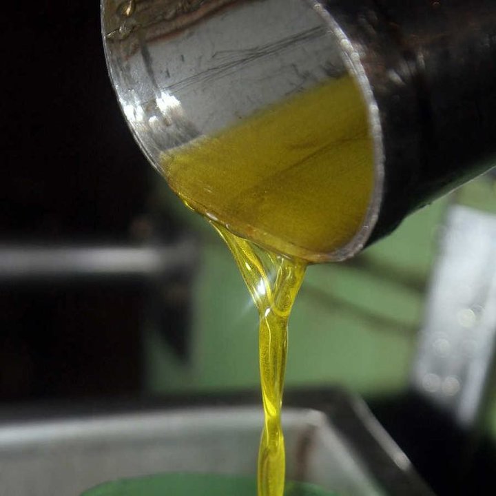 El aceite de oliva ya utilizado en la cocina consigue una segunda vida gracias al aprovechamiento.