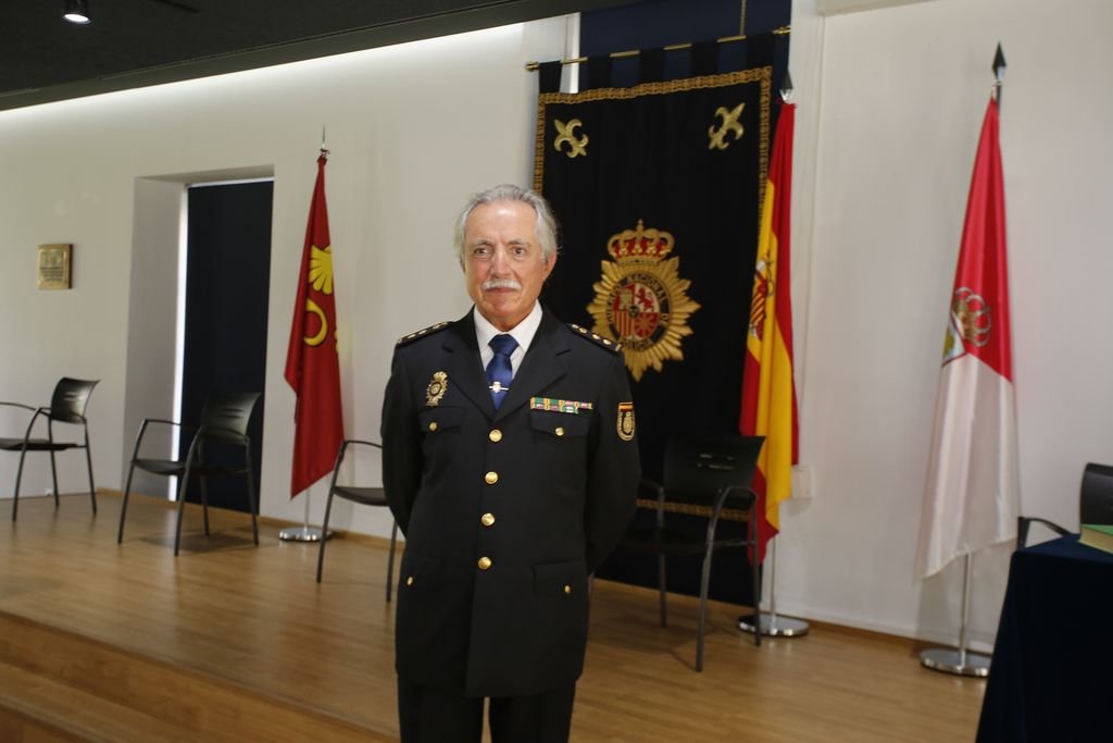 Carlos Varcárcel inició su carrera profesional en la Comisaría viguesa.