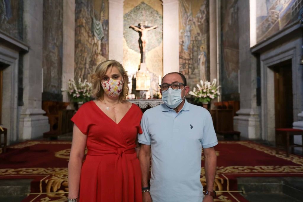 Mercedes Fernández y Fernando Pazos en su visita al Cristo hace unos días.