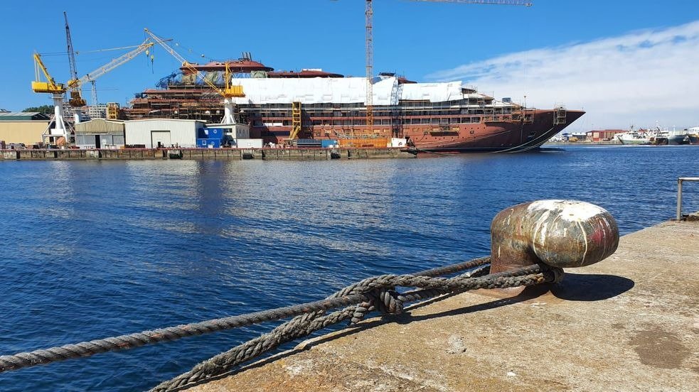 El crucero de lujo &#34;Evrima&#34; que está construyendo el astillero. La obra avanza a buen ritmo y la entrega está prevista para finales de año.