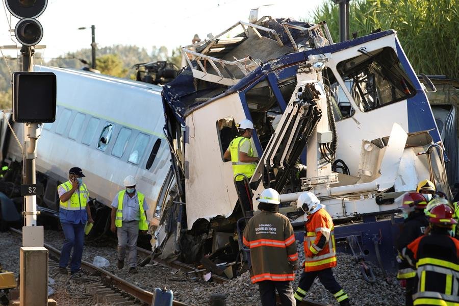 Portugal investiga las causas del accidente de tren que provocó dos muertos