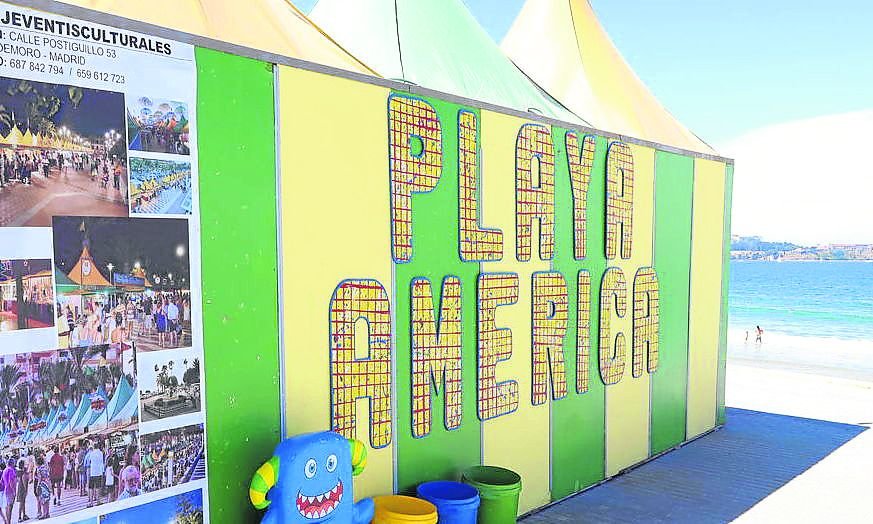 El Mercadillo lleva viniendo a Playa América en verano desde 2012
