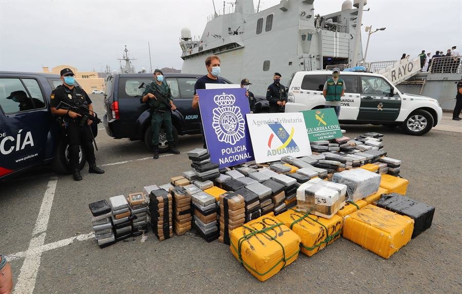 En el narcovelero se encontró un alijo de 1.200 kilos de cocaína que ayer llegó a Las Palmas