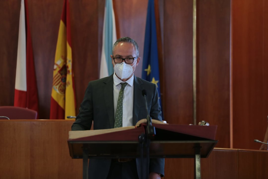 Toma posesión de Pablo Estévez como nuevo concejal en Vigo en sustitución de Isaura Abelairas