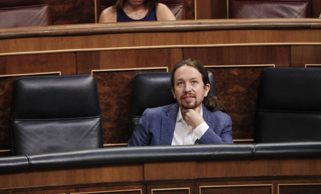 El vicepresidente del Gobierno, Pablo Iglesias, solo en el Congreso de los Diputados.