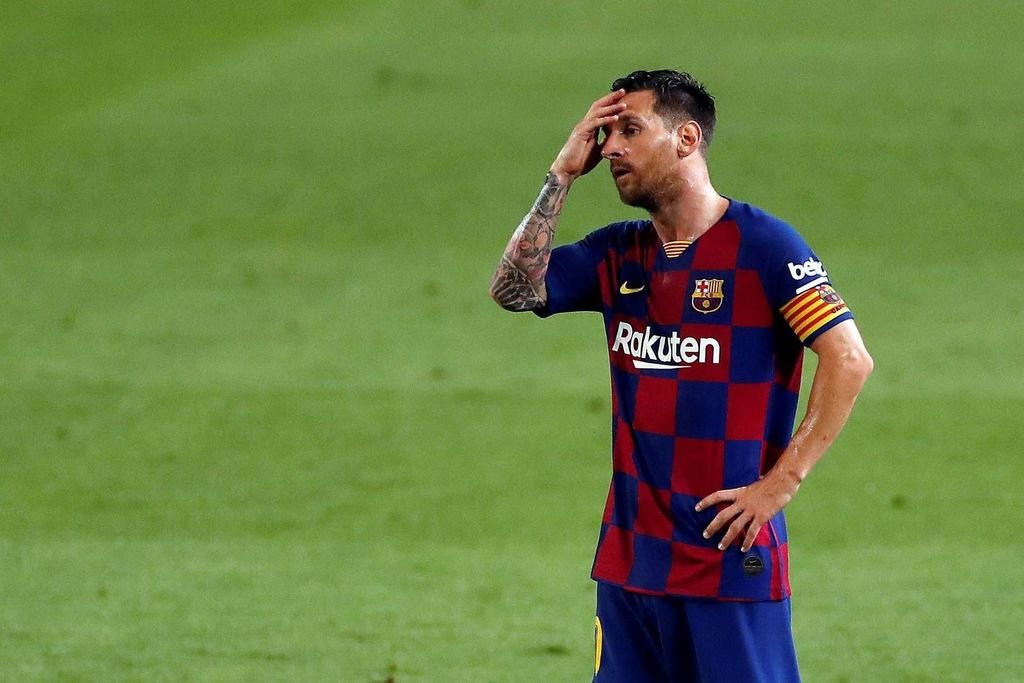 Lionel Messi se lamenta en un partido de la pasada temporada, que el Barça cerró sin títulos.
