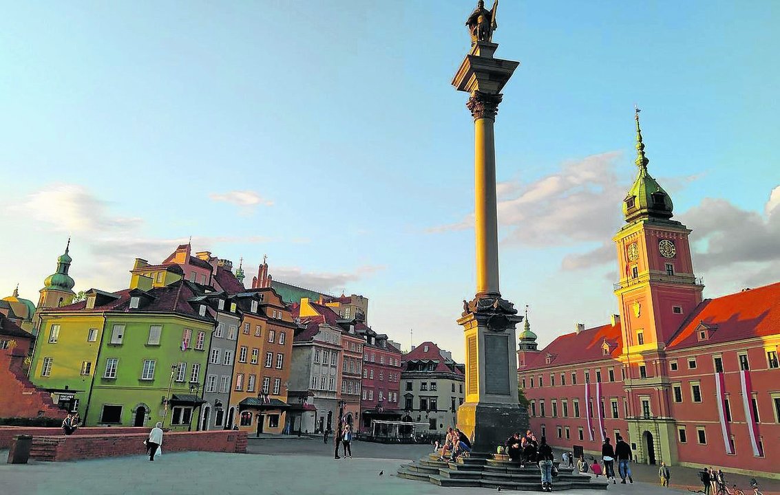 La crisis del coronavirus se vive en Polonia blindándose al exterior y medidas poco restrictivas en el país