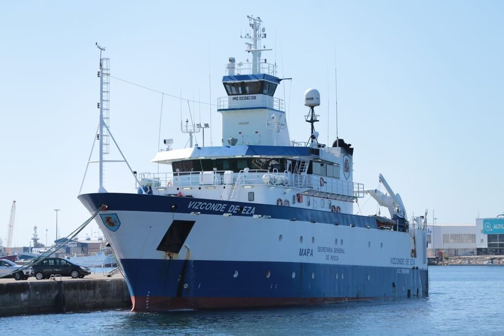 El buque oceanográfico “Vizconde de Eza”, amarrado en Vigo.