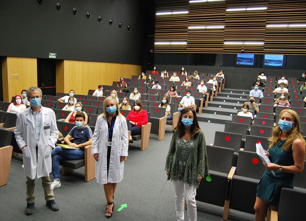 La ceremonia de bienvenida ayer a los 120 futuros médicos que cursan Medicina en Vigo.