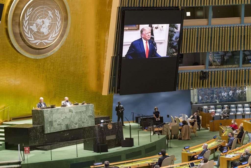 Trump, en la pantalla durante su discurso en la Asamblea General de la ONU.