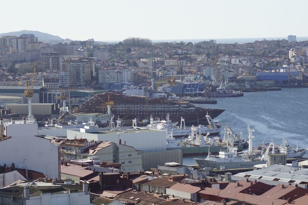 Vista general de las instalaciones de los astilleros de Vigo en el puerto.