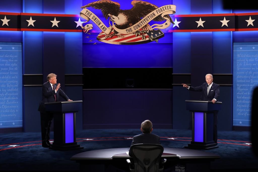 El presidente estadounidense, Donald Trump y el candidato demócrata Joe Biden, en el debate presidencial.