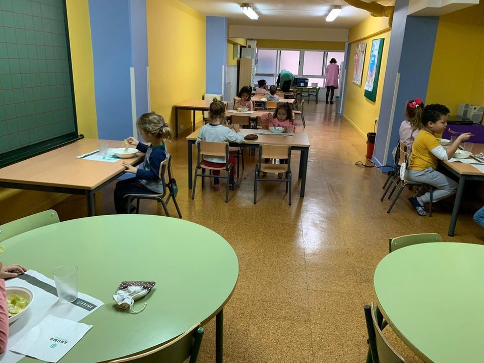 La escuela infantil de Hernán Cortés estrenó ayer el comedor escolar.