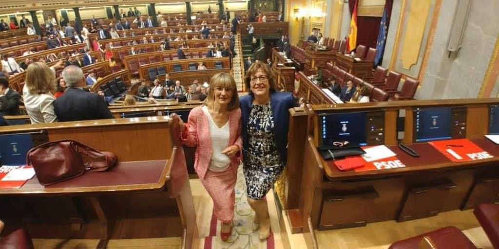 As diputadas do PSOE Ángeles Marra e Olga Alonso.