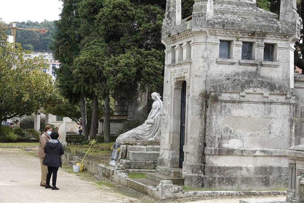 Los cementerios de Vigo abren con horario continuado