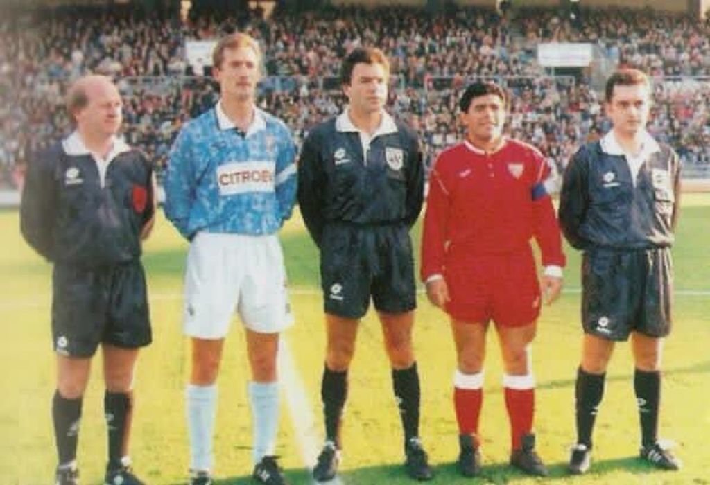 Uno de sus 3 partidos en Balaídos: con el Sevilla en 1992.