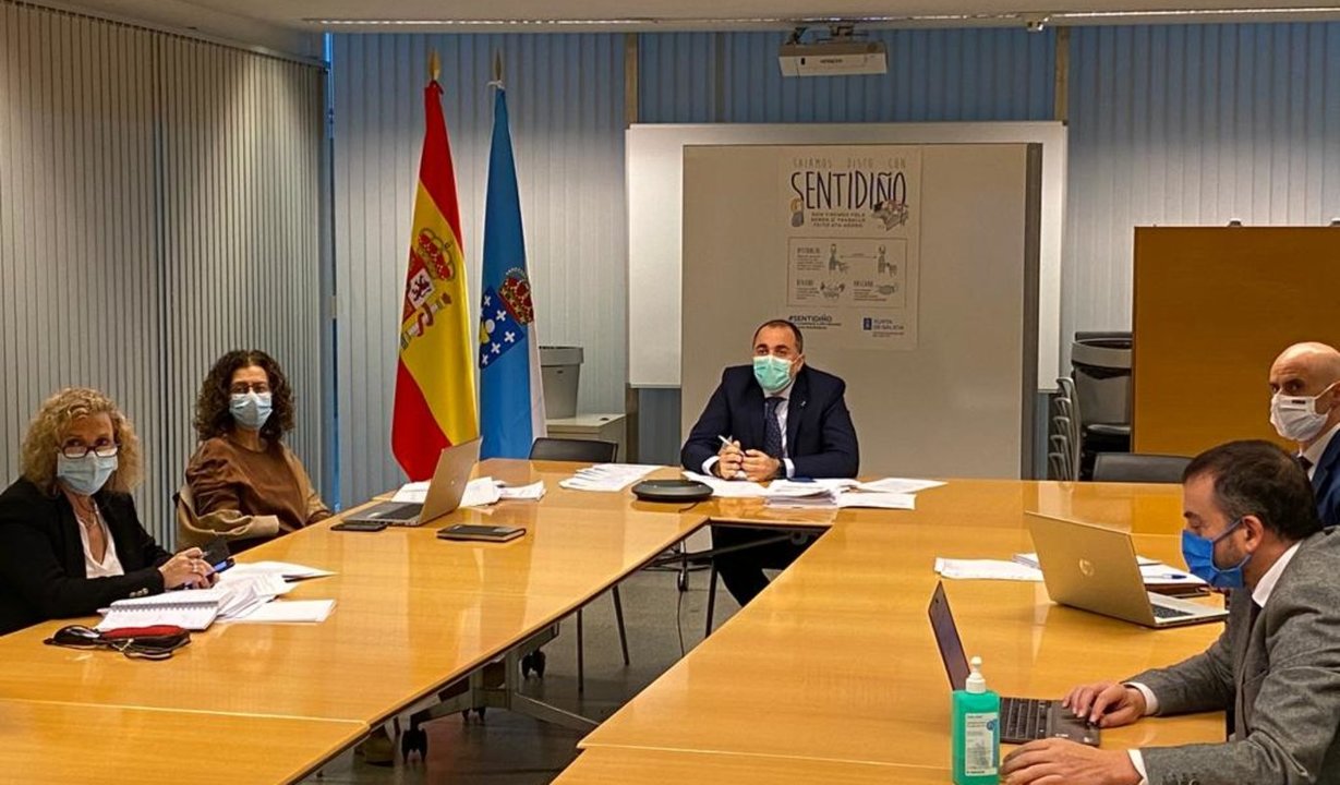 El conselleiro de Sanidade preside la reunión del subcomité clínico que asesora a la Xunta en materia de medidas contra el coronavirus.