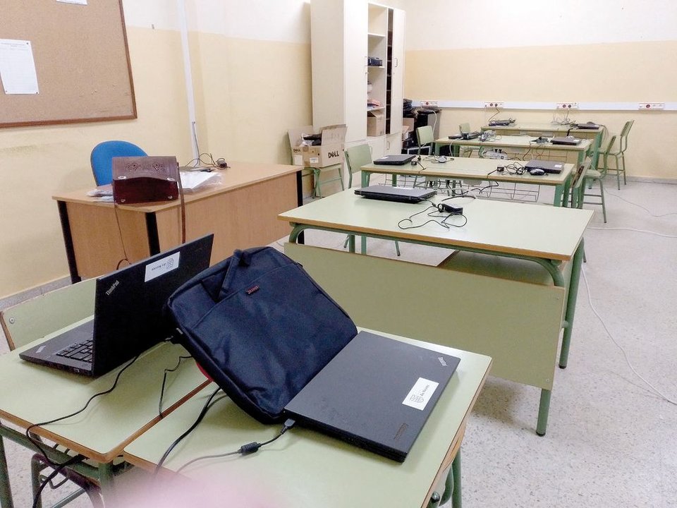 El CEIP Marquesa do Pazo da Mercé, cuenta con un aula de Informática, la primera en As Neves.