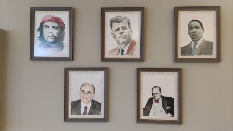 Los cinco retratos de cinco líderes que para Ramiro Lamas marcaron el mundo.