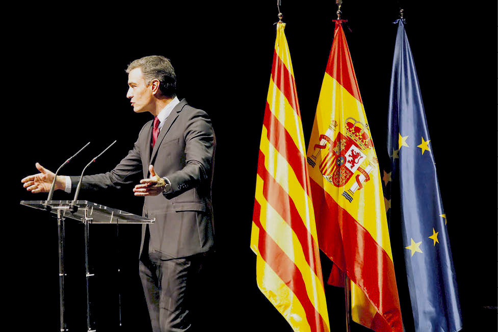 El presidente del Gobierno, Pedro Sánchez, durante su conferencia en el Teatre del Liceu de Barcelona.