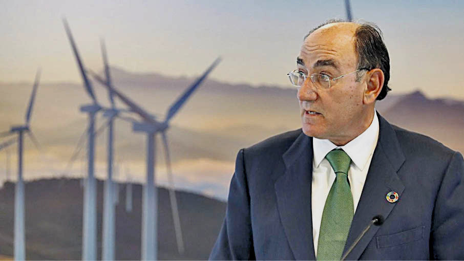 El presidente de Iberdrola, Ignacio Sánchez Galán, con el pin en la solapa de la Agenda 2030.