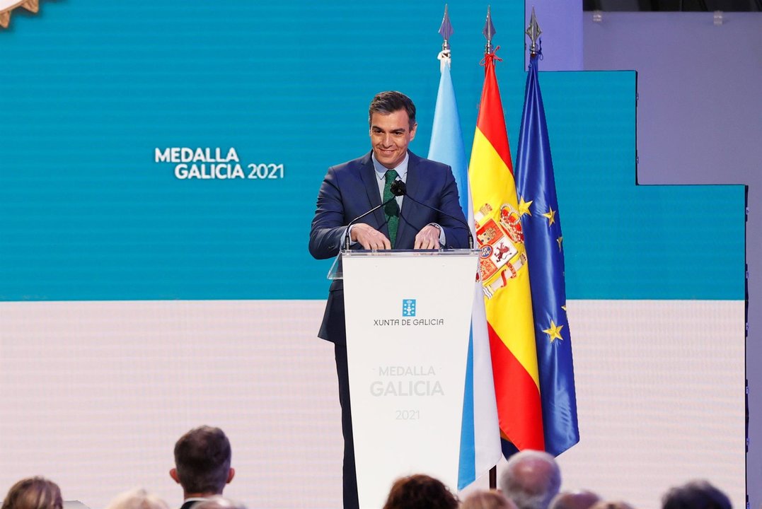 Pedro Sánchez, en la entrega de la Medalla de Galicia. // EFE