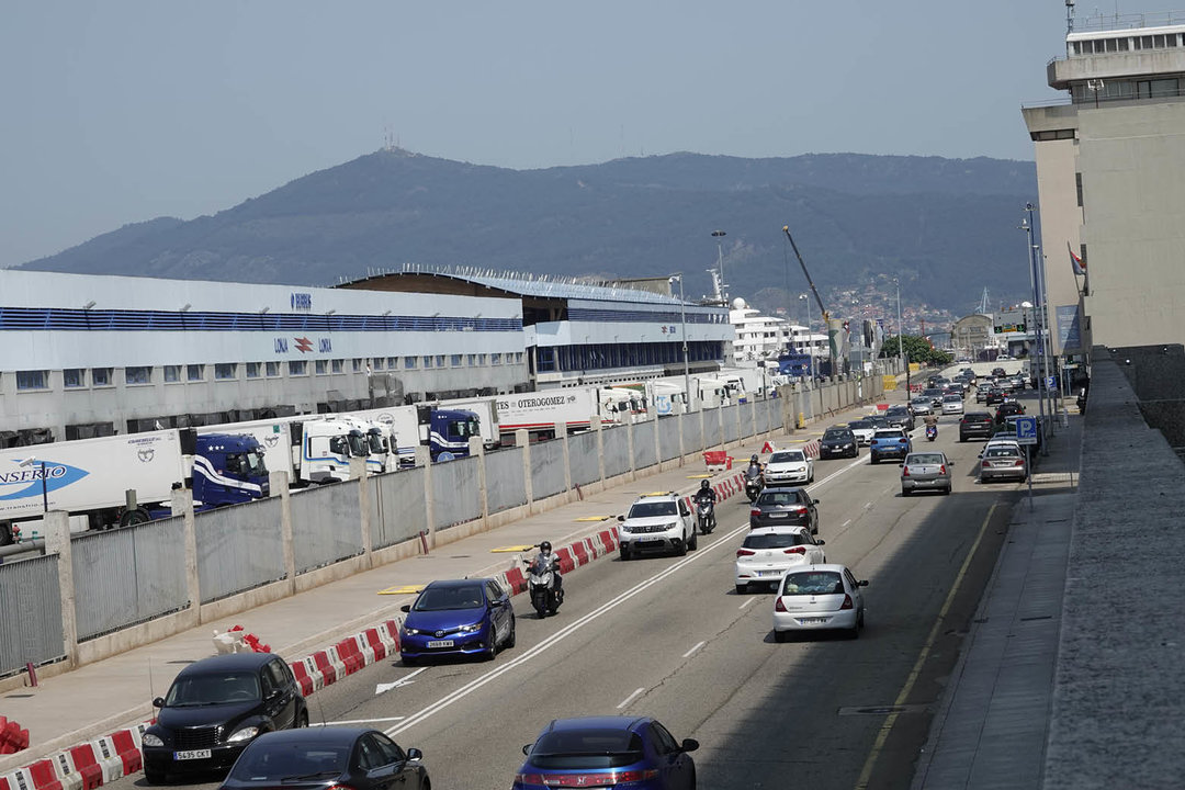 El túnel iría en un futuro desde O Berbés hasta la calle Coruña, y la comunidad portuaria exige mantener la circulación en superficie.