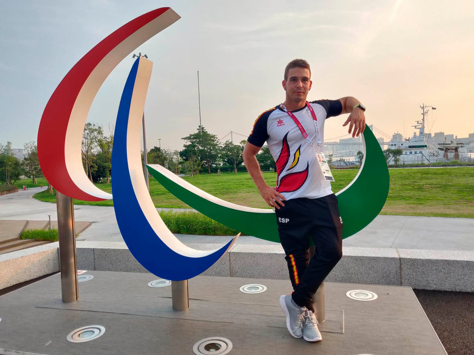 El rianxeiro Adrián Mosquera, en la villa olímpica.