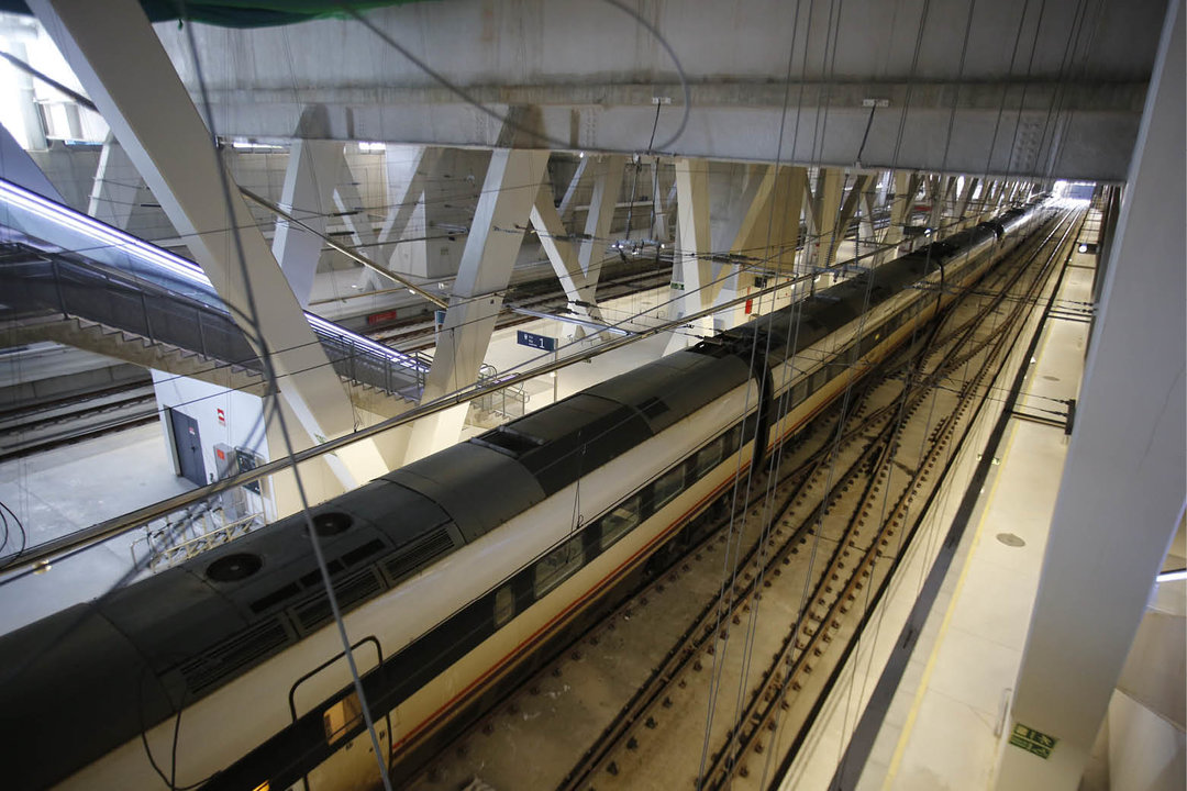 Interior de la estación de Vigo-Urzaiz, desde donde entrarán y saldrán los trenes rápidos a Madrid.