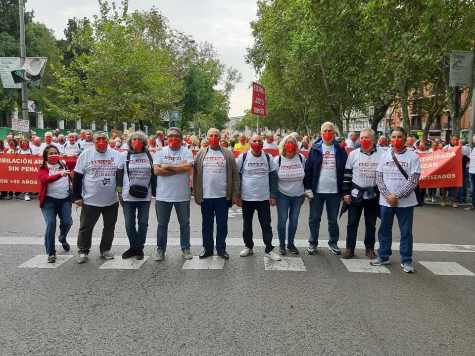 Cabecera de la manifestación de jubilados que recorrió las calles de Madrid.