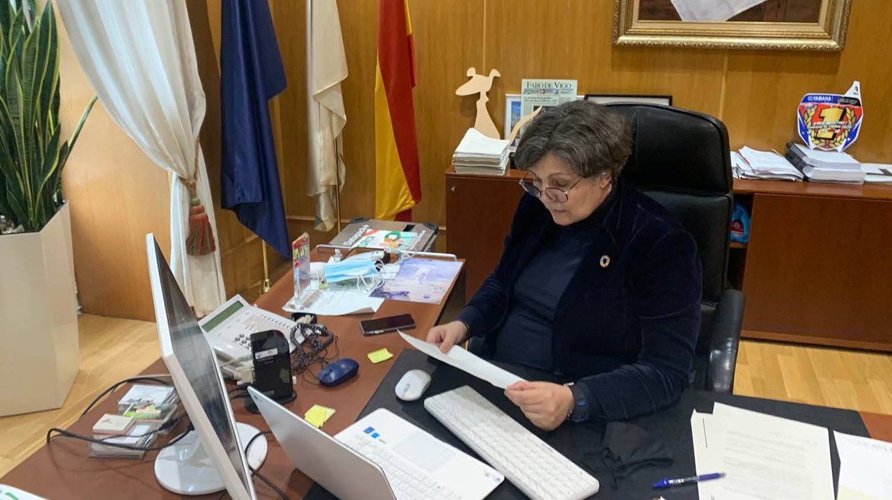 Eva García de la Torre, en su despacho de Alcaldía, en el Concello de O Porriño.