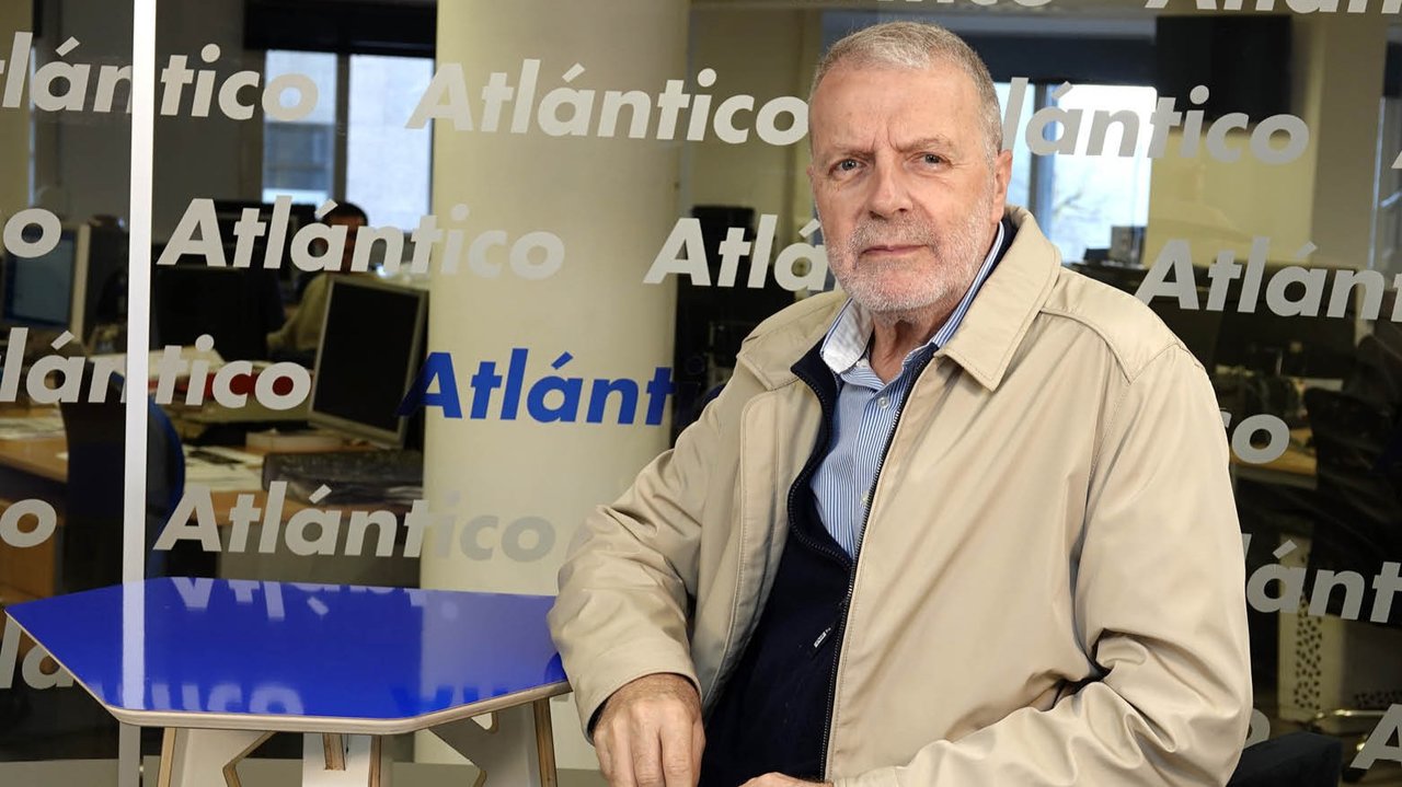 José Manuel Hidalgo Cuñarro, en el set de Atlántico TV.
