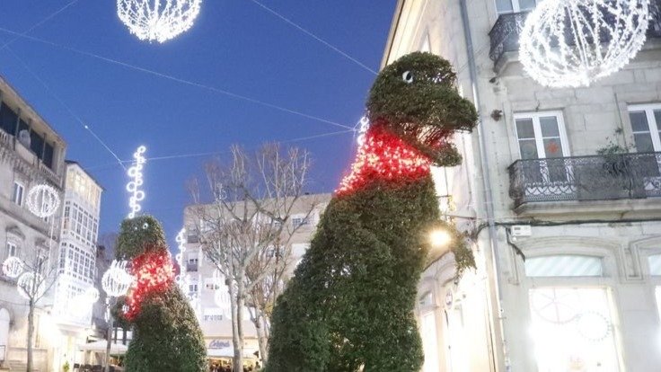 El dinoseto se convierte en uno delos emblemas de la Navidad de Vigo.