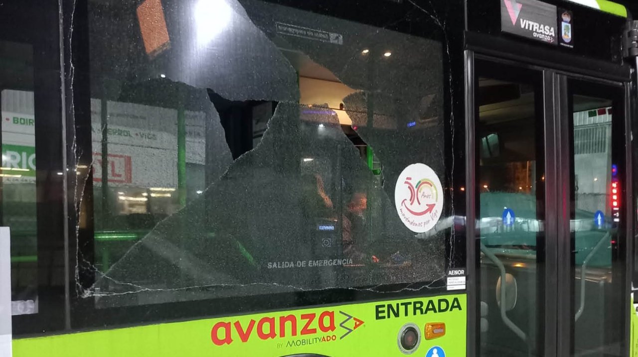 Vitrasa informó de un nuevo incidente en uno de sus buses, producido ayer a las 5,17 horas en la zona de Antonio Palacios.
