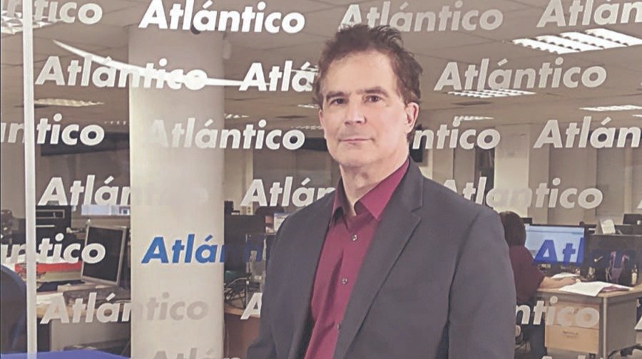Eduardo Soutullo, en el set de Atlántico TV.