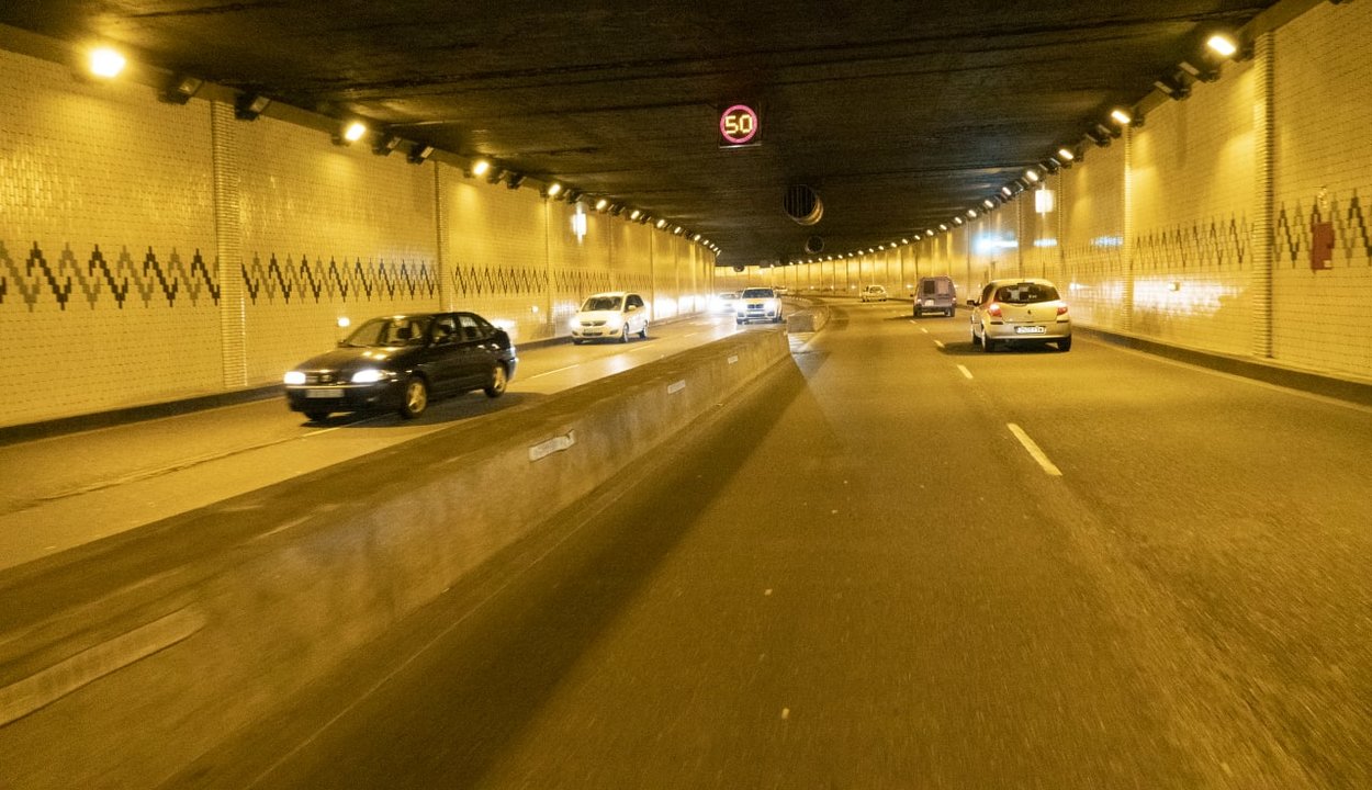 El túnel de Beiramar echa en falta uno de sus radares. // Vicente Alonso