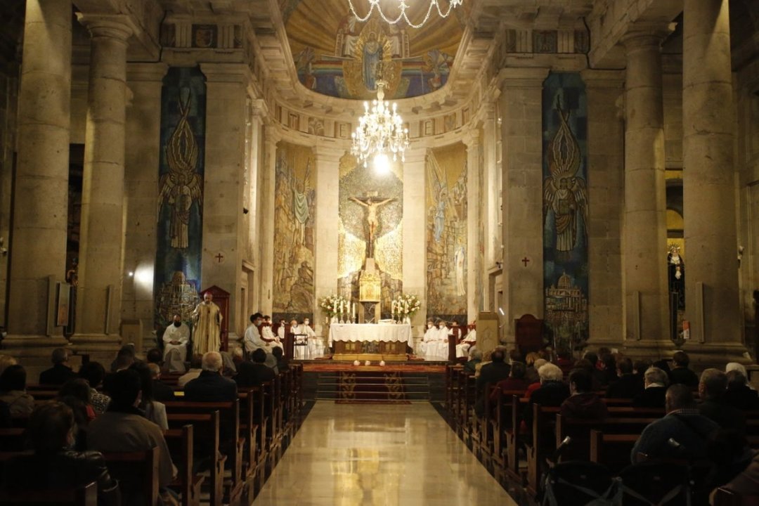 La eucaristía se celebró en la concatedral de Santa María, donde se compartió el pan para agradecer la labor de las 56 comunidades de vida consagrada.