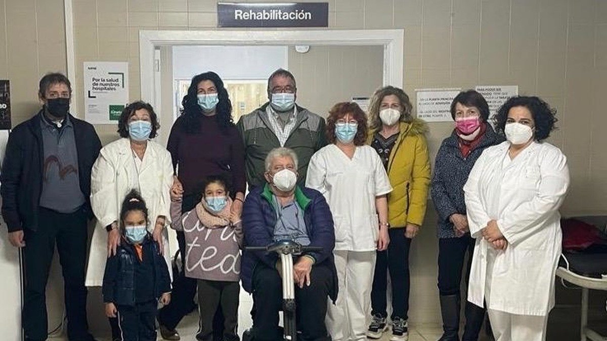 Aída Lima y Susana Pérez, con sus pacientes.