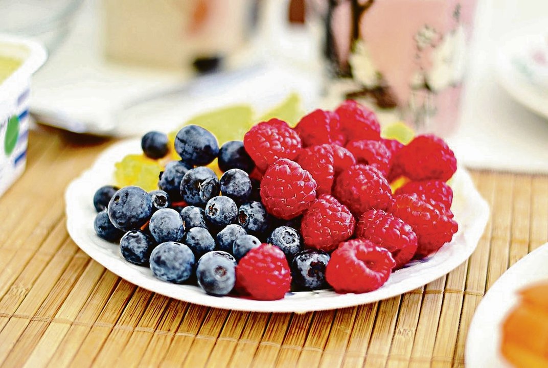 Las frutas de temporada aportan agua y vitaminas imprescindibles para mantener una piel sana.