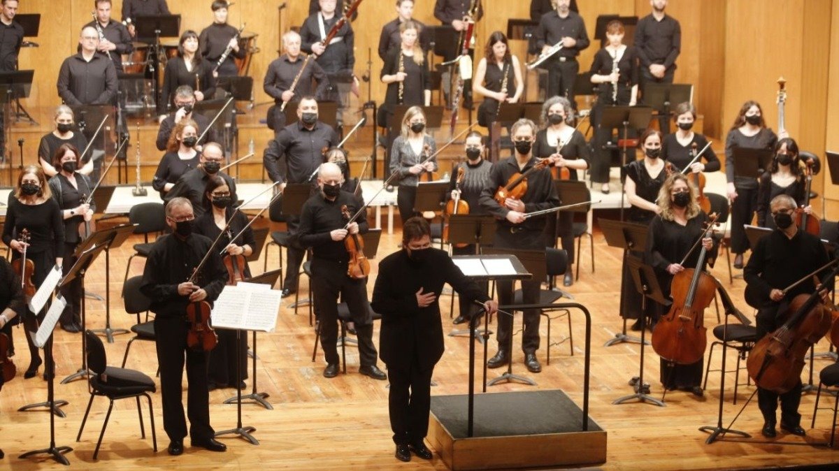 La orquesta Real Filharmonía de Galicia, ayer, en la temporada Clásica de Afundación.